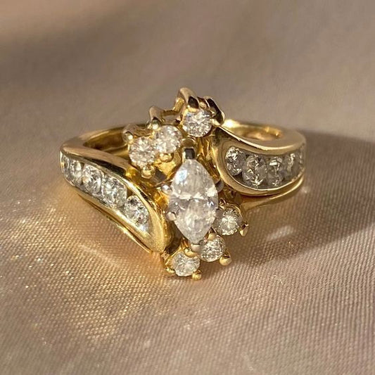 Classic Gold Ring with Vintage Zirconia Inlay