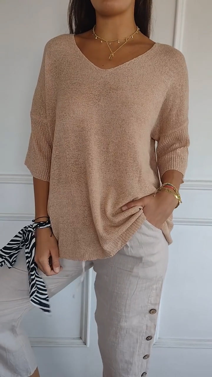 JILL | Timeless V-Neck Top