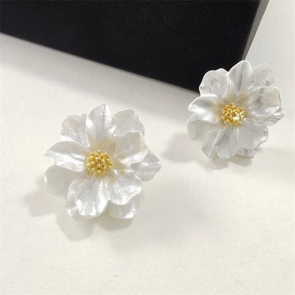 Elegant White Acrylic Floral Stud Earrings