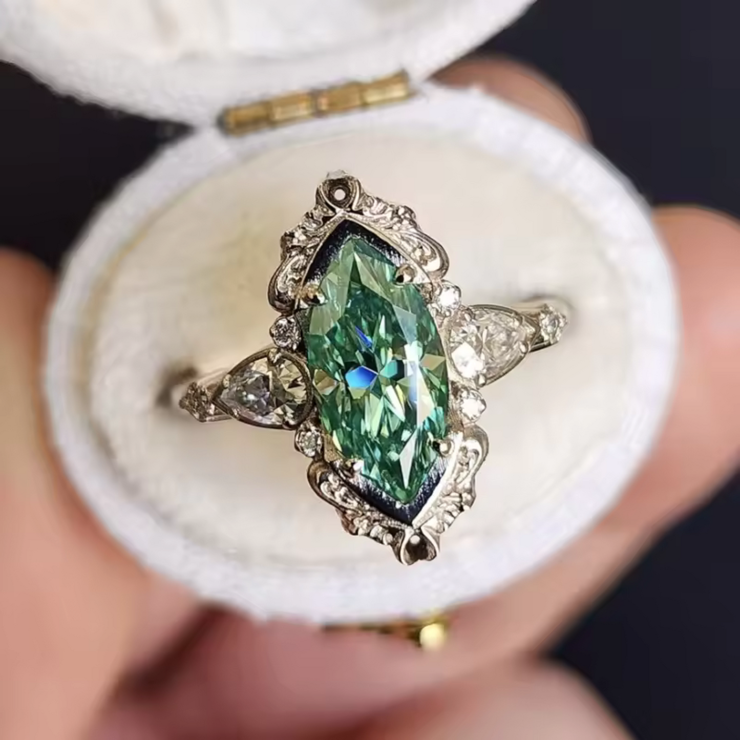 Thornewyn Vaelira Ring