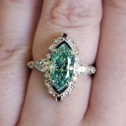 Thornewyn Vaelira Ring