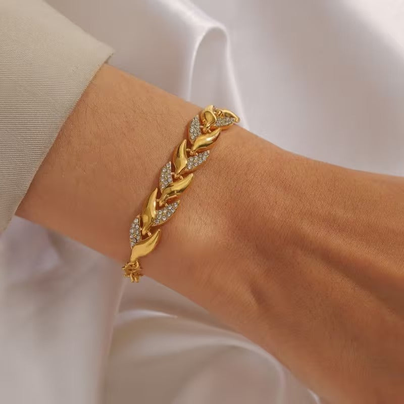 Limited Edition Fish Tail Bracelet | Get 1+1 Free!