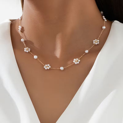 Elegant Pearl Flower Necklace