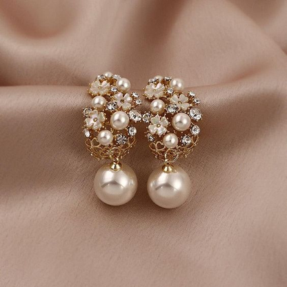 Lustra Pearl Earrings