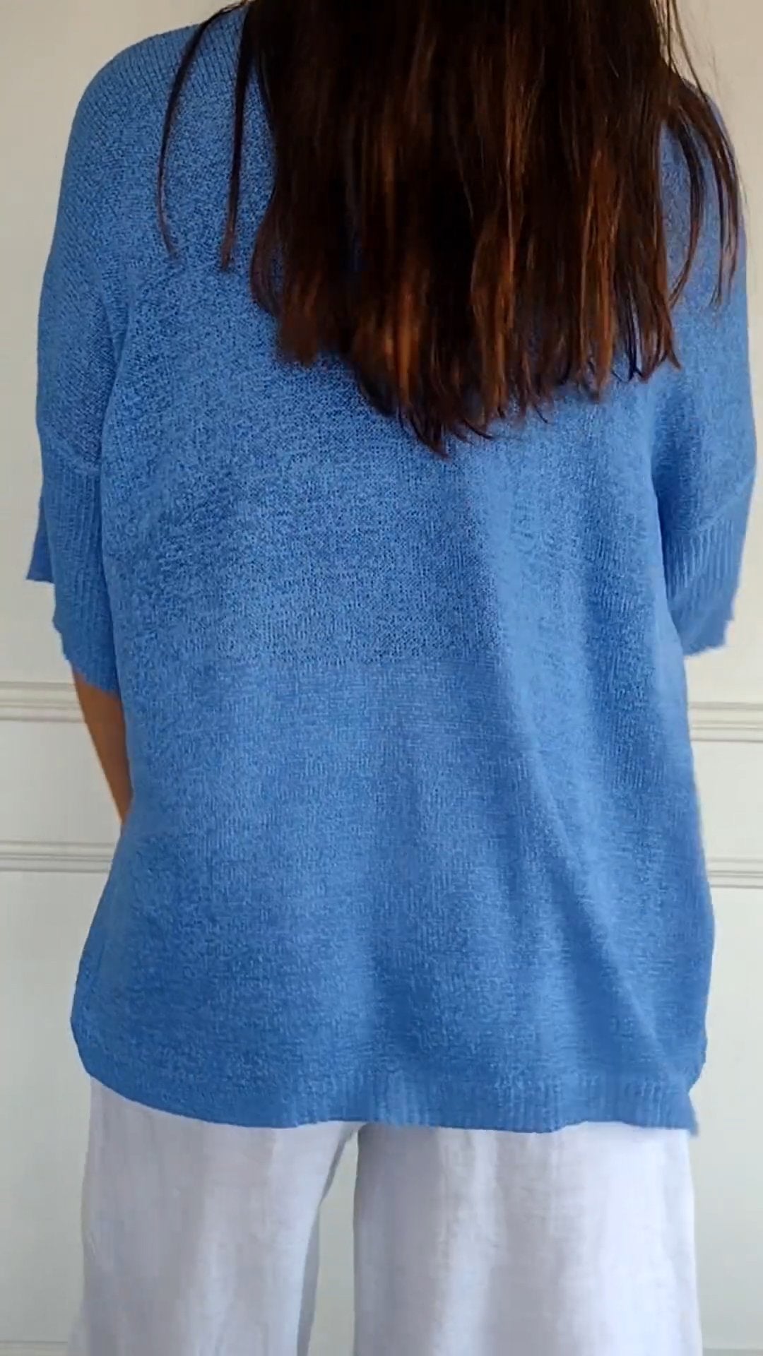 JILL | Timeless V-Neck Top
